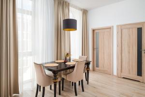 Varsovia Jerozolimskie Apartment 203 by BookingHost