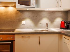 Apartment Les Platanes E3 by Interhome