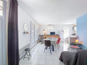 Apartment Les Jardins de lEden by Interhome