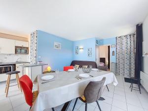 Apartment Les Jardins de lEden by Interhome