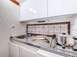 Appartements Apartment Pegase Phenix-32 by Interhome : photos des chambres