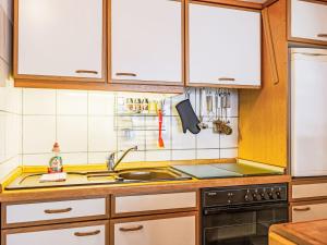 Holiday Home Sunny by Interhome