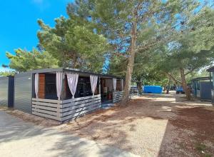 Mobile homes Paun - 3hvězdičkové hotely ve městě Privlaka