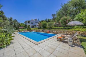 Villa Alfarrobeira by Villa Plus