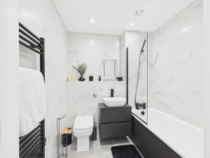 Stylish 2 Bedroom Flat Sleeps 6