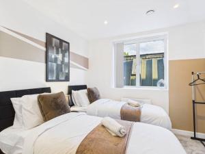 Stylish 2 Bedroom Flat Sleeps 6