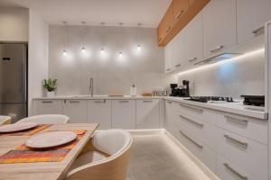 Citrine An Elegant Escape