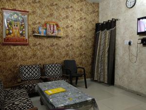 Vardaan Paying Guest House