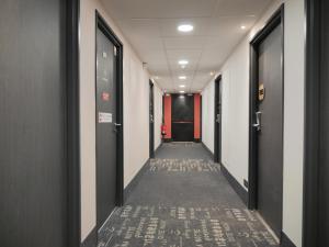 Hotels B&B HOTEL Carcassonne Rocadest La Cite : photos des chambres