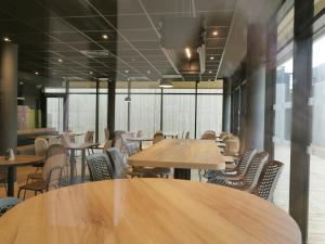 Hotels B&B HOTEL Carcassonne Rocadest La Cite : photos des chambres