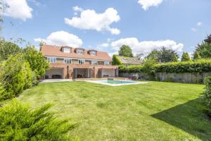 Room in a Luxury House