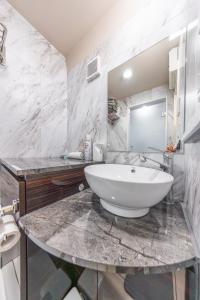 402 Direct access to Narita Haneda 5-minute walk from Keikyu Kamata Station with kitchen, ideal for telework, apartment