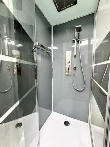 Appartements Gare a pied 5 chambres confort & espace : photos des chambres