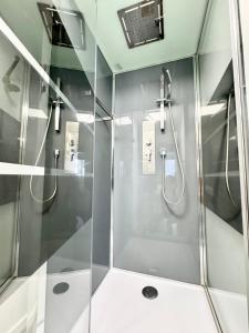 Appartements Gare a pied 5 chambres confort & espace : photos des chambres