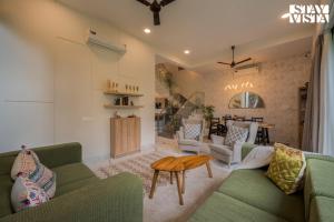 StayVista at Beth Shalom with Lawn, Bar