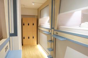 BEAT Warii Hostel at Chaophraya River