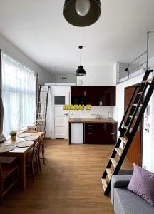 Old Town Stage The Studio Suite Quartet