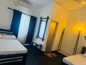 Black & White Elephant Lobby