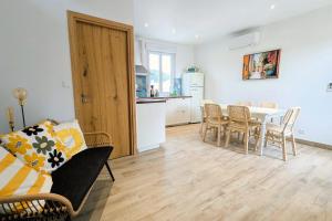 Penthouse with large terrace near beaches