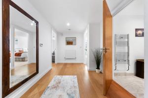 Modern Canary Wharf Apt - Cozy Super King Bed