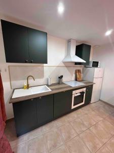 Maisons de vacances House Patio Air Conditioning Elegant Decoration : photos des chambres