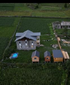 Gugas cottage and guest house in Lakhiri