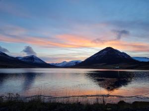 Bakkabyggd - A lake view villa