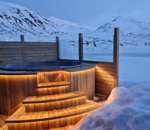 Bakkabyggd - A lake view villa