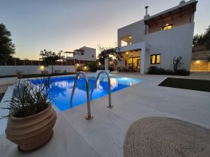 Villa Neroli Pool & Mountain Views in Pitsidia