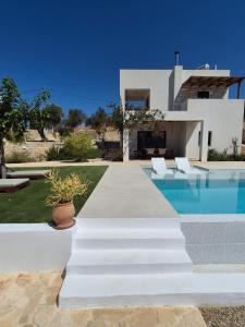 Villa Neroli Pool & Mountain Views in Pitsidia