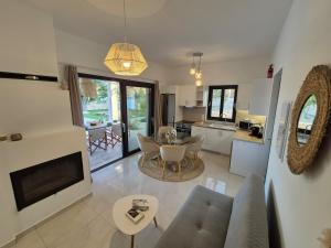 Villa Neroli Pool & Mountain Views in Pitsidia