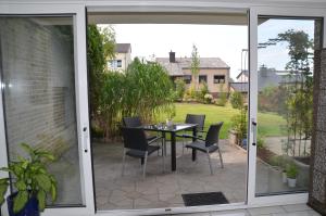 Ruhige Wohlfühloase auf zwei Ebenen - mit Terrasse im Grünen und Balkon