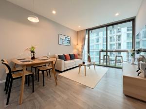 Modern elegance 2B Ultra Fast WiFi BTS Phrakhanong