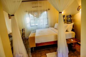 Weru Weru River Lodge