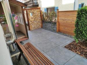 Ferienwohnung Emilia mit Bergblick (Osten)