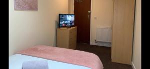 34 - Room 5 - Uplands