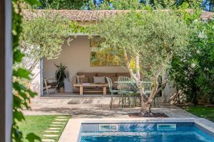 Maisons de vacances Gorgeous village home with heated pool, ideally located : photos des chambres