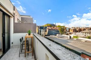 3 Story Zen Japanese Richmond Townhouse,Pool Table