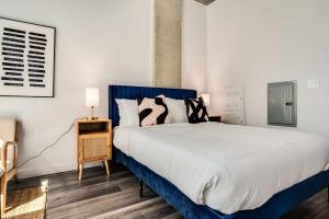 Boulevard Stays Downtown Highrise STU Sky Pool Parking Gym 16