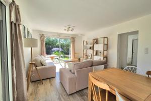 Maisons de vacances Pleasant house with garden near the sea : photos des chambres