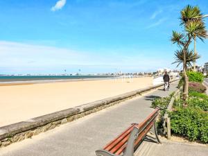 Maisons de vacances Holiday Home Chalet moderne La Baule-Guerande by Interhome : photos des chambres