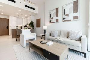 TRPS - Binghatti Amber, JVC - Luxury 1BR Haven - Prime Location - 4hvězdičkové hotely ve městě Dubaj