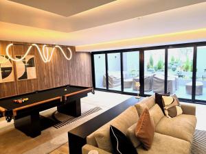 New 1st Fl Executive Patio Pad