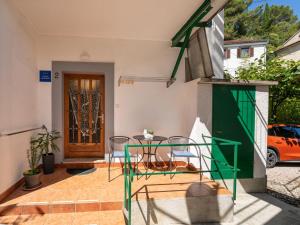 Apartment Banina by Interhome