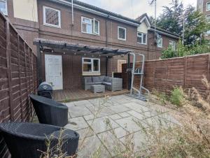 3-Bed Home with Patio Near Deansgate & City Centre