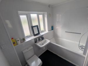 3-Bed Home with Patio Near Deansgate & City Centre