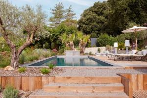 Villas Villa Po-Strophe - Batiment classe avec piscine : photos des chambres