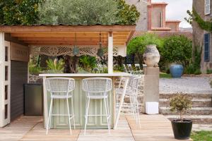 Villas Villa Po-Strophe - Batiment classe avec piscine : photos des chambres