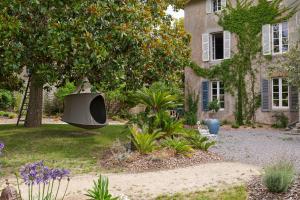 Villas Villa Po-Strophe - Batiment classe avec piscine : photos des chambres