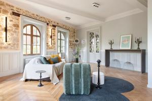 Villas Villa Po-Strophe - Batiment classe avec piscine : photos des chambres